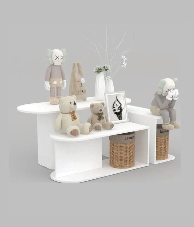 Multi-layer display table 112