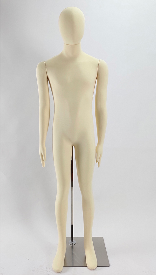 布張り女性マネキン斜め前ビュー|ナチュラルベージュカラー・展示モデル