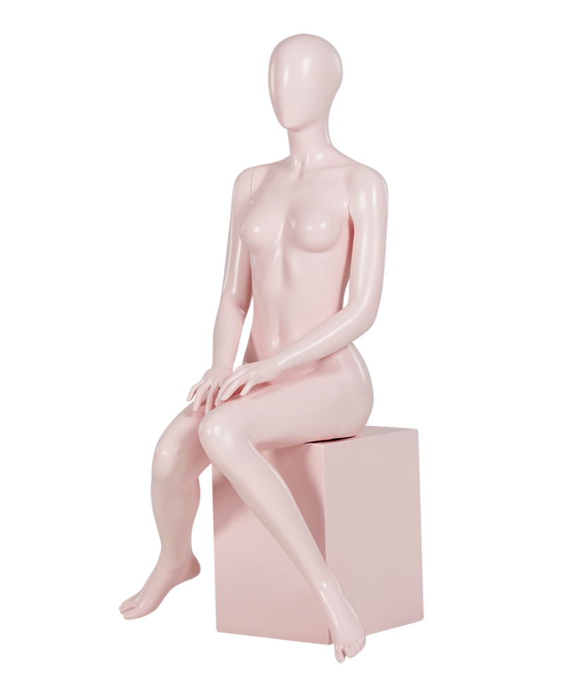 女性マネキン左斜め前ビュー|ピンクベージュカラー・座りポーズ展示用