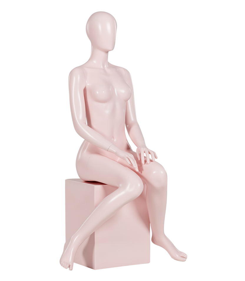 ピンクベージュの女性マネキン|右斜め前ビュー・ナチュラルな座り姿勢