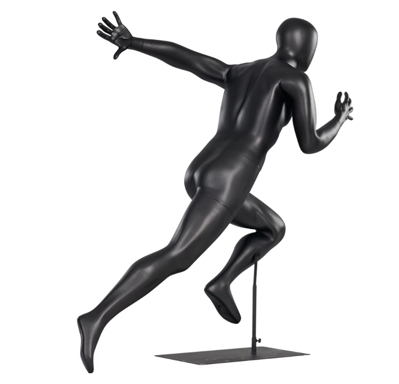 疾走感のあるランニングポーズのスポーツマネキン|ダイナミック展示例