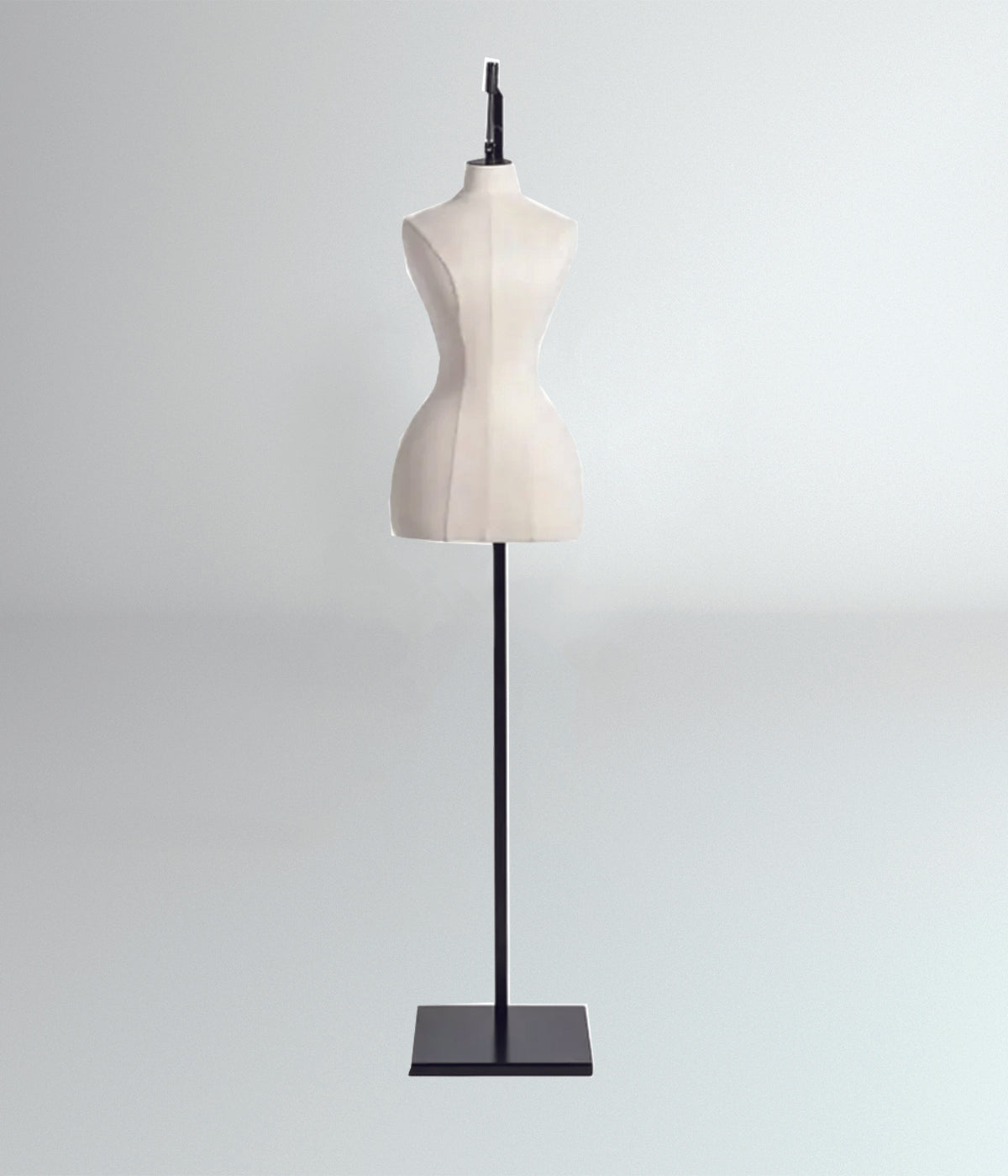 ナチュラルデザインのファッションマネキン | ショップ装飾用