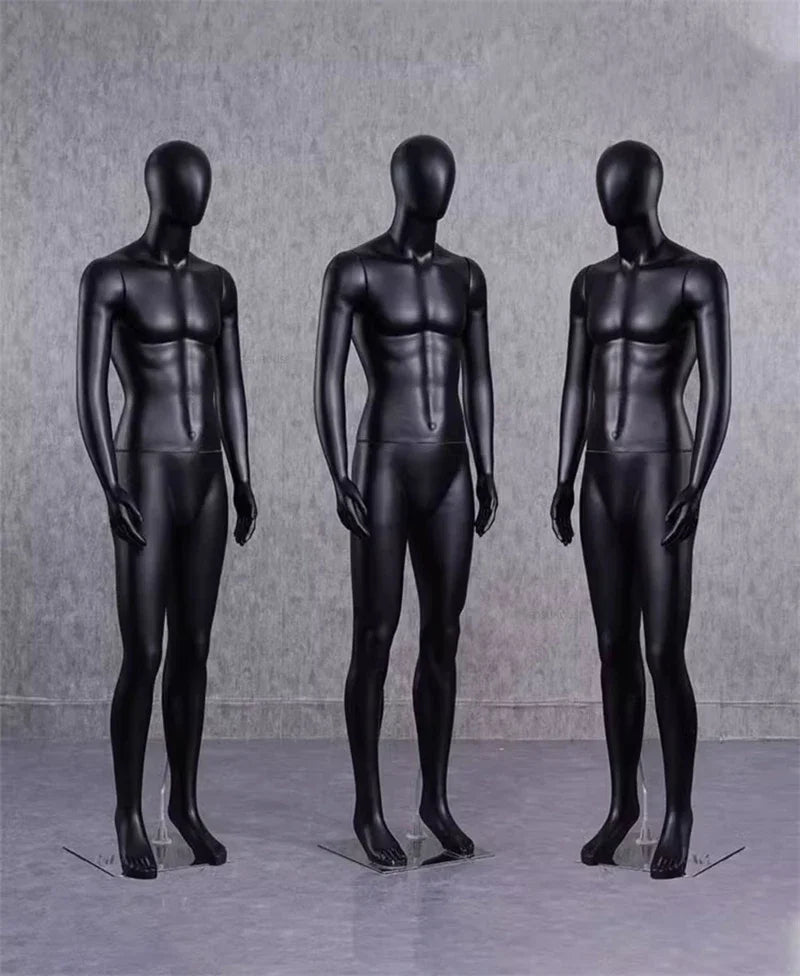 ブラックカラーの男性マネキン3体展示例|スタンダードポーズ・ナチュラル立ち姿勢