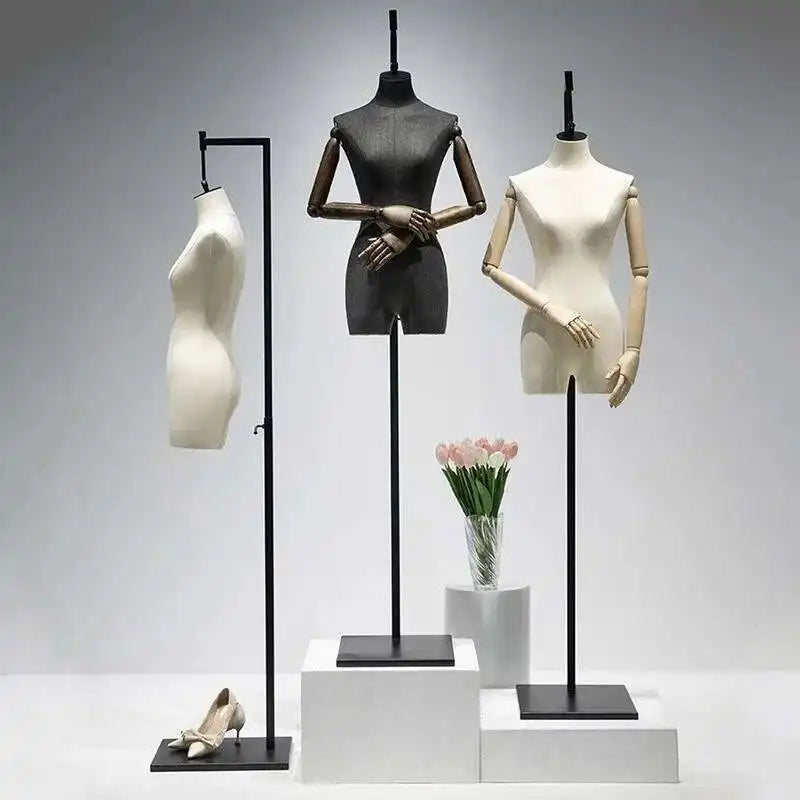 珍しい長身の女性トルソー マネキン 160-185cm 台座の安定感抜群