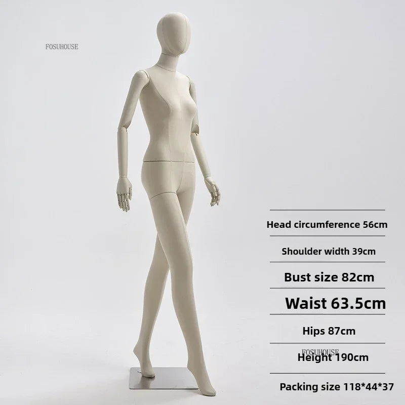 リネン布張りと木製腕の女性マネキン立ちポーズ|サイズ表記付き(頭囲56cm・肩幅39cm・バスト82cm・ウエスト63.5cm・ヒップ87cm・高さ190cm)