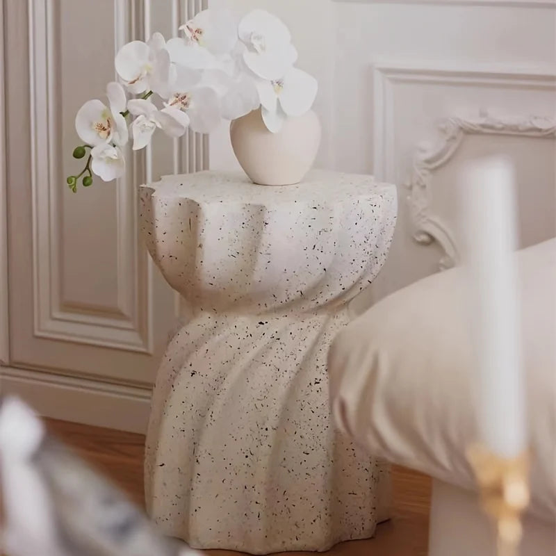 北欧風サイドテーブル｜テラゾー調・砂時計型・収納付きラウンド