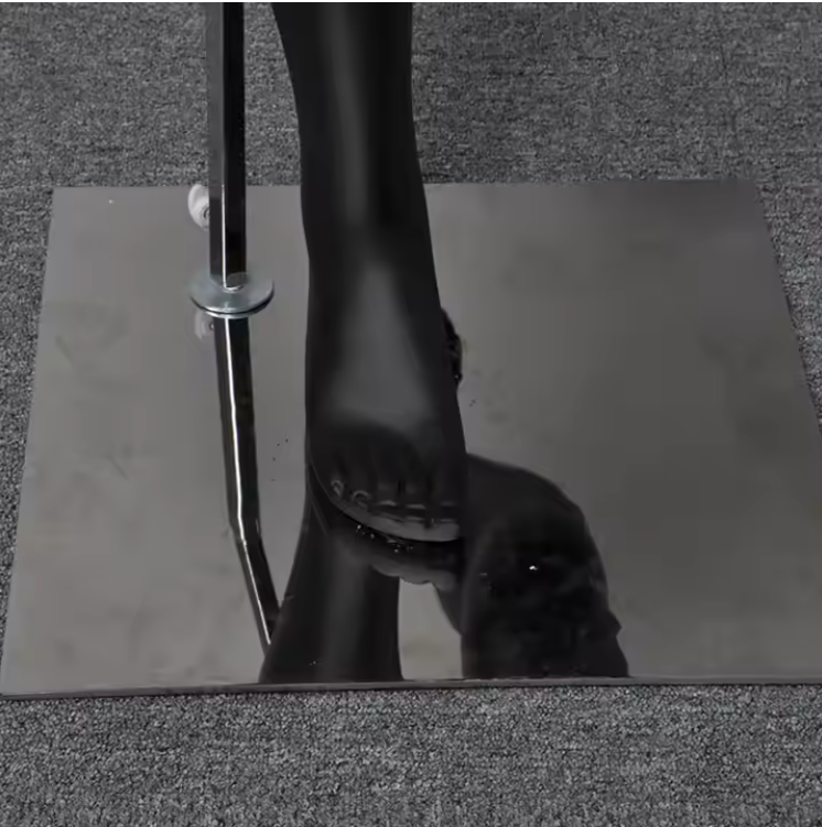 ダイナミックなポーズの全身マネキン | 陸上競技&フィットネス向け