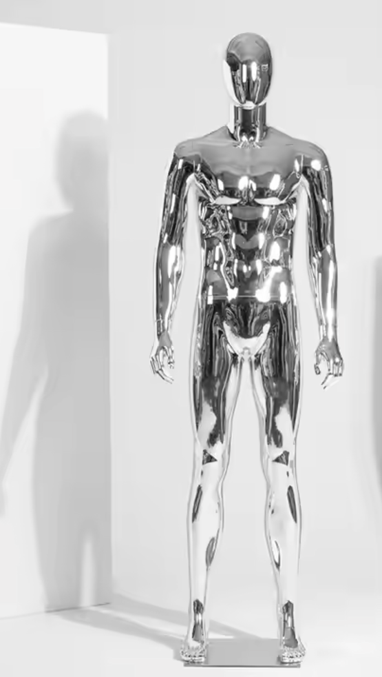 シルバーカラーの男性マネキン|クロームメッキ仕上げ・斜め前ビュー