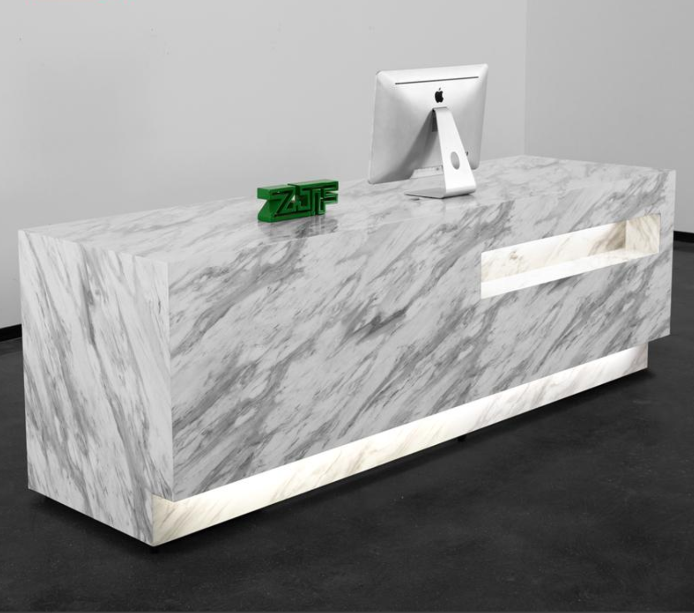 大理石デザインの受付カウンター | LED間接照明付きフロントデスク