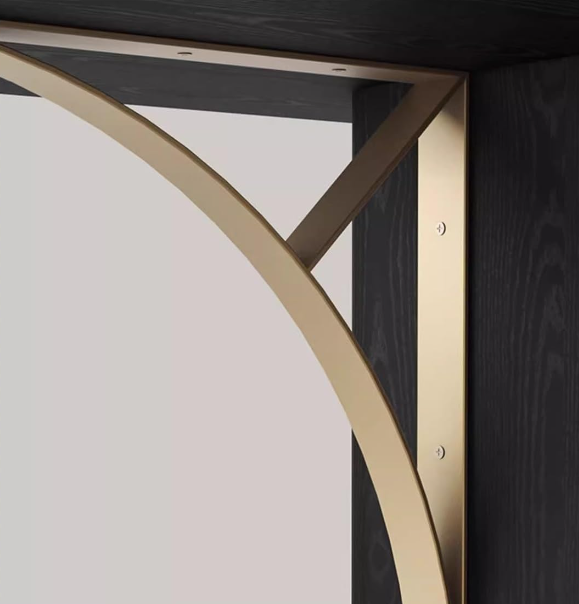 ラグジュアリーな受付デスク | ブラックウッド&ゴールドディテール