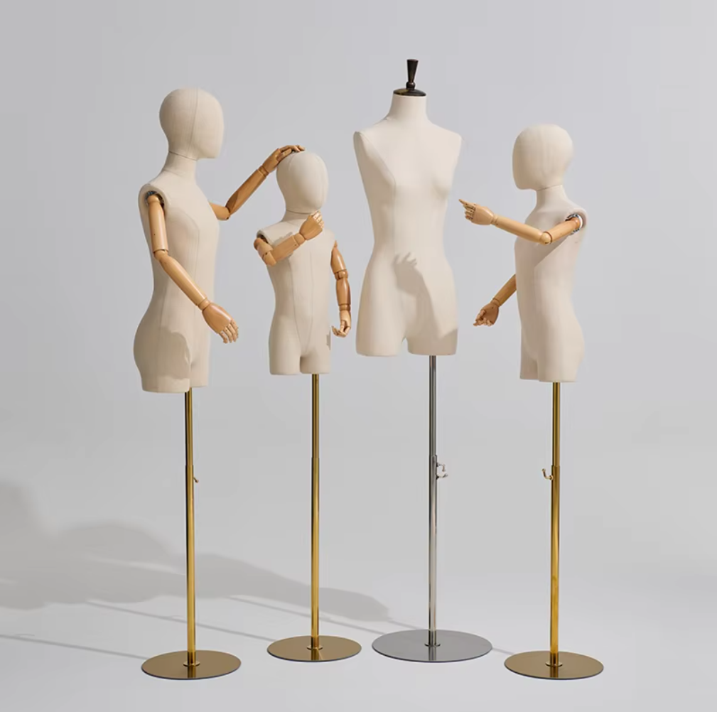 Mobile child display mannequin 24158