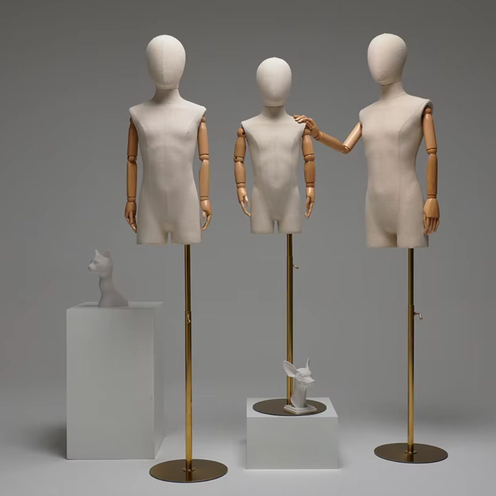 Mobile child display mannequin 24158