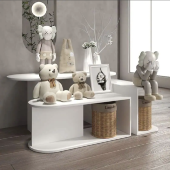 Multi-layer display table 112