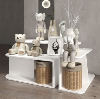 Multi-layer display table 112