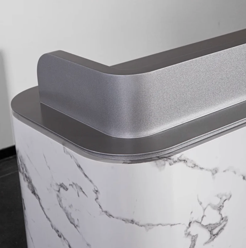 大理石調の受付デスク | 高級感のあるフロントカウンター