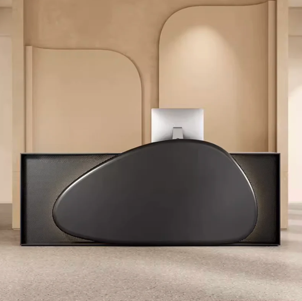 ユニークな形状の受付カウンター | ラグジュアリーな空間に最適