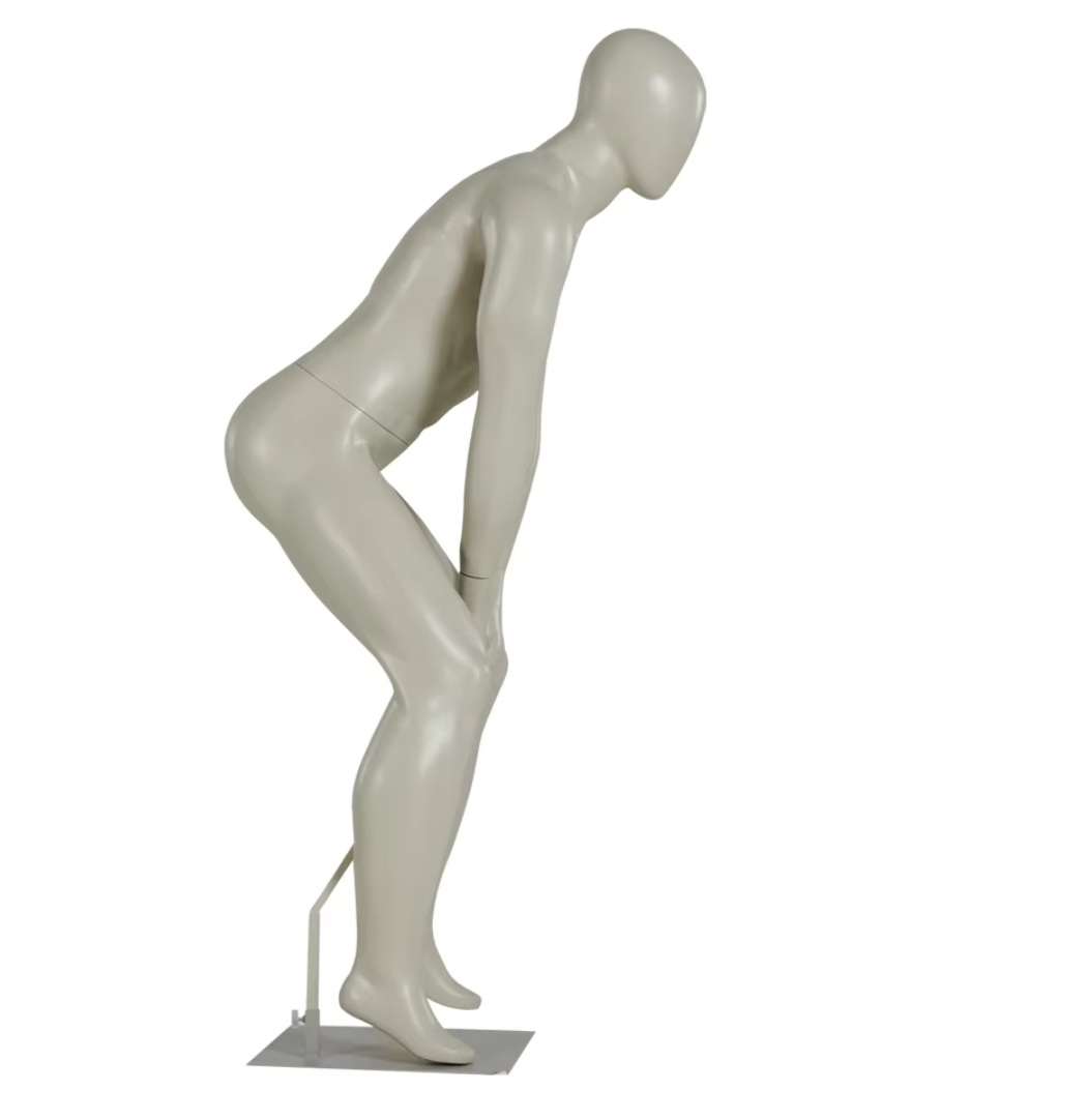 ケトルベルを持つ男性マネキン|デッドリフトトレーニングポーズ側面