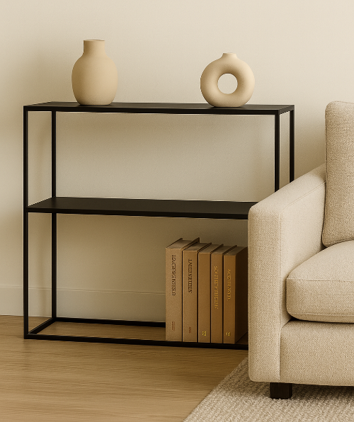 黒い金属棚のモダンインテリアコーディネート|ソファ横の収納棚