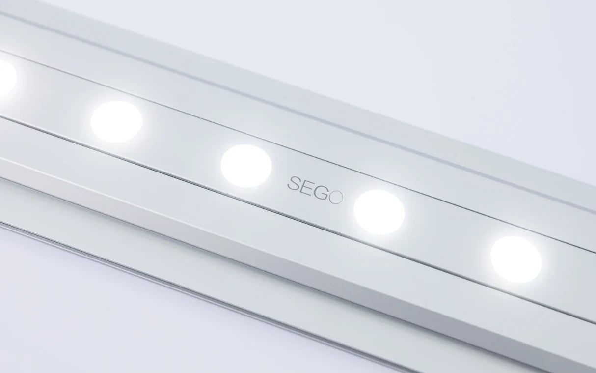 SEGOモバイルLEDライトボックスのフレーム構造と内蔵LED照明システム
