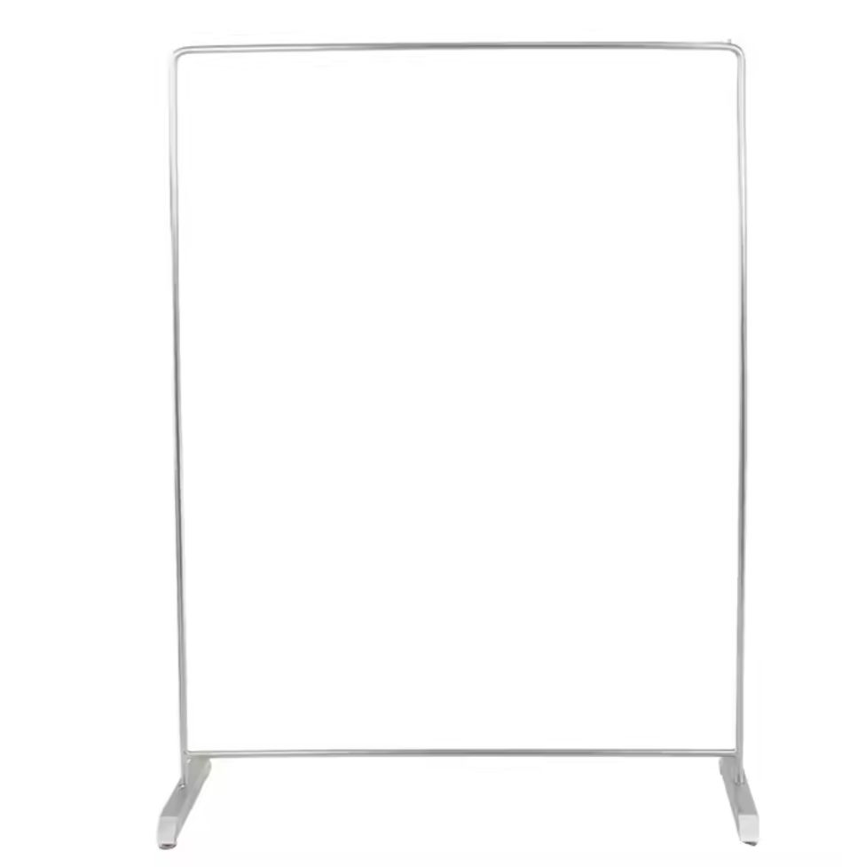 シルバーフレームのシンプルなハンガーラック単体画像