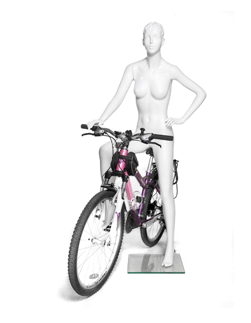 サイクリングポーズの女性スポーツマネキン展示例｜無着衣・ピンクの自転車に乗ったディスプレイ