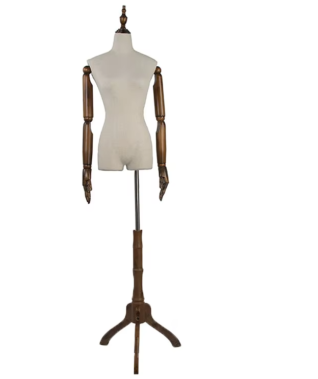 ベージュ布張りのトルソーマネキン正面ビュー｜ダークウッド三脚スタンド付きの上半身ディスプレイ