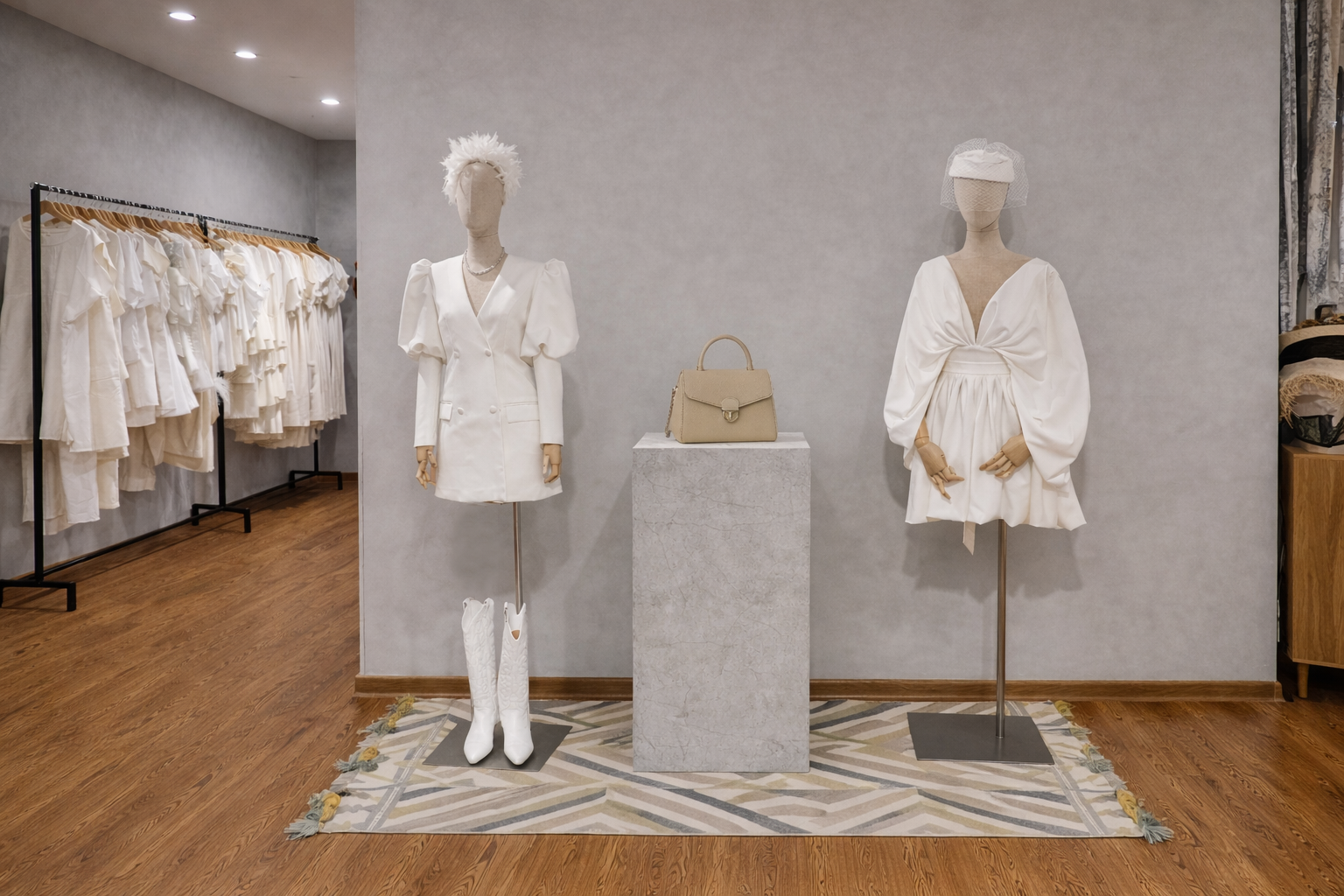 店舗什器＞マネキン・ディスプレイ台・ハンガーラック