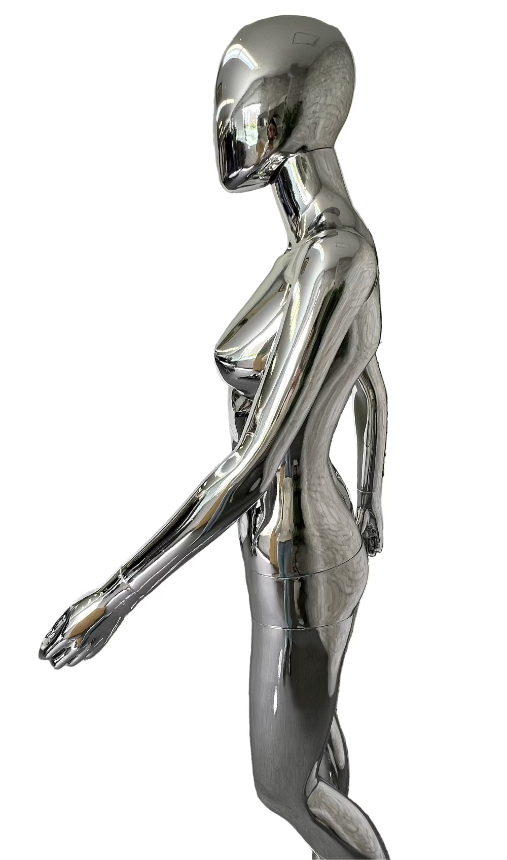 女性マネキン右側面ビュー｜鏡面仕上げのクロームスタイルモデル