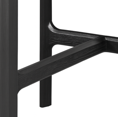 ブラックウッド調洋服スタンドの接合部ディテール｜耐久性の高い脚部構造