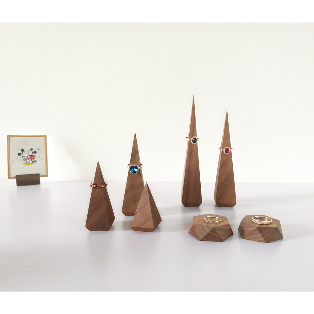 商品展示用円錐ディスプレイスタンド