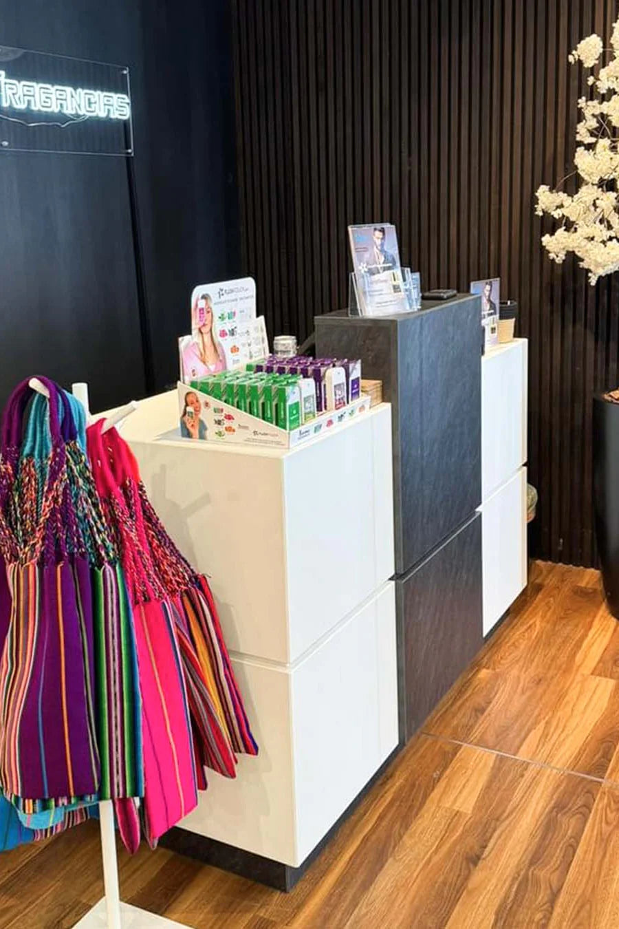 Case study of reception counter implementation at a dental clinic in Tokyo