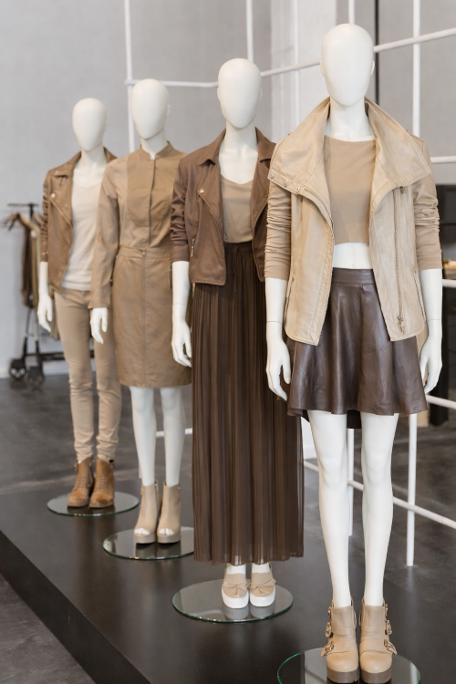 Tokyo Select Shop Fixture Installation Examples